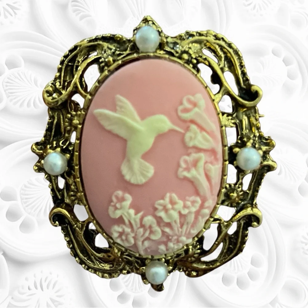 Vintage Pink Hummingbird Cameo Brooch Gold Tone Faux Pearl Ornate Frame - Picture 2 of 12